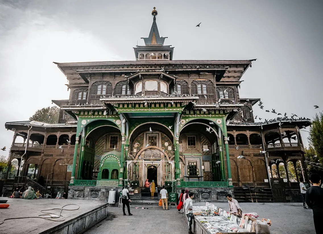 Hazratbal Shrine