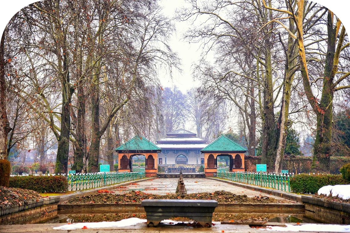 Visit Mughal Gardens icon