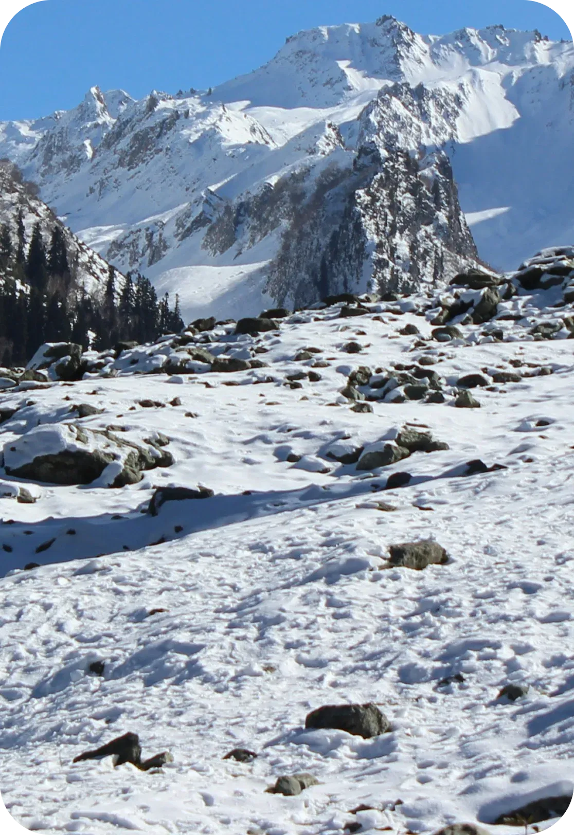 Scenic view of Sonmarg